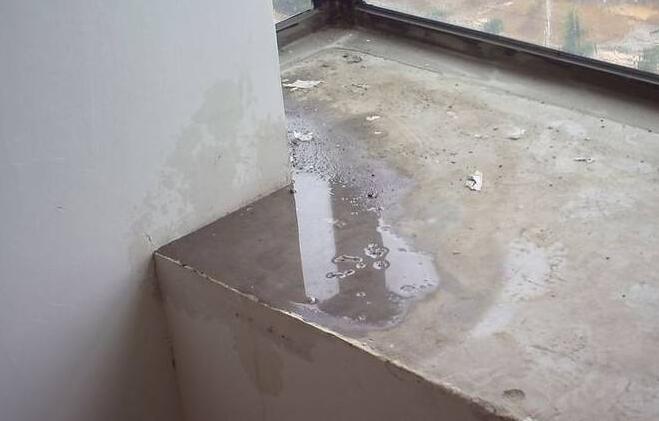 金屬屋面檐口滲水應該怎么解決？家用防水涂料這幾點一定要注意
